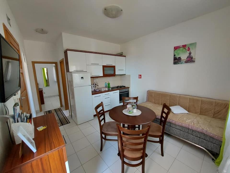 Apartments Hrestak プリヴラカ エクステリア 写真